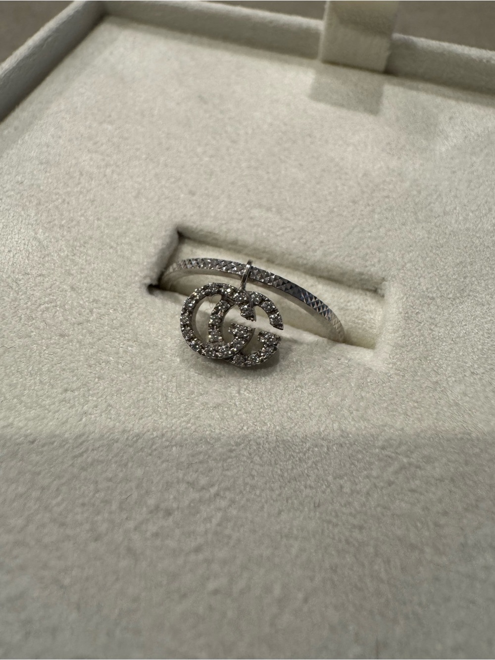 18k white gold Double-G ring with diamonds